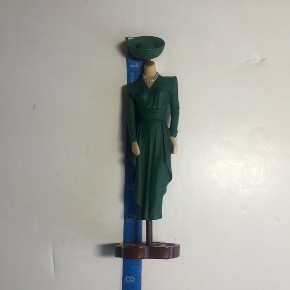 The Latest Thing, Fabulous Folds 1940 - Picture 11 of 12